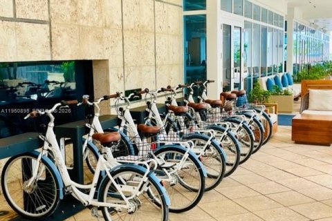 Condominio en alquiler en Miami Beach, Florida, 2 dormitorios, 96.15 m2 № 2006378 - foto 24