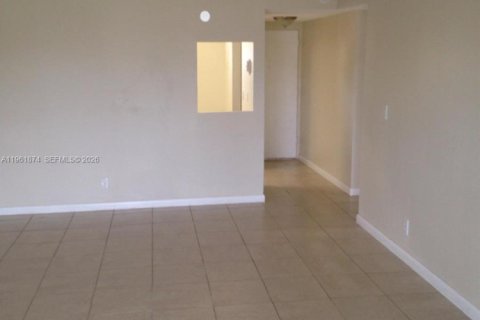 Condominio en alquiler en Plantation, Florida, 2 dormitorios, 100.33 m2 № 2024663 - foto 2