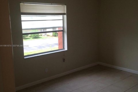 Condominio en alquiler en Plantation, Florida, 2 dormitorios, 100.33 m2 № 2024663 - foto 4