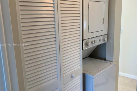 Condominio en alquiler en Plantation, Florida, 2 dormitorios, 100.33 m2 № 2024663 - foto 12