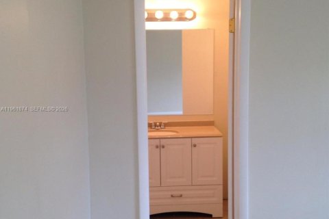 Condominio en alquiler en Plantation, Florida, 2 dormitorios, 100.33 m2 № 2024663 - foto 8