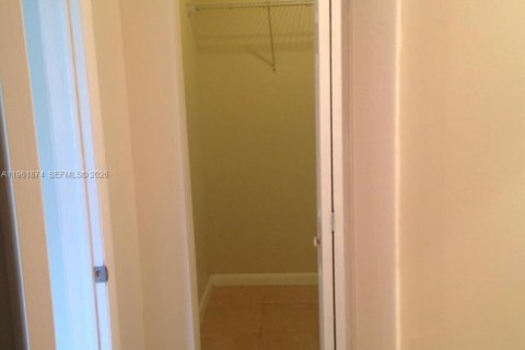 Condominio en alquiler en Plantation, Florida, 2 dormitorios, 100.33 m2 № 2024663 - foto 9