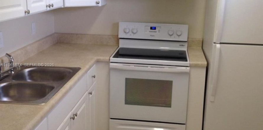 Condominio en Plantation, Florida, 2 dormitorios  № 2024663