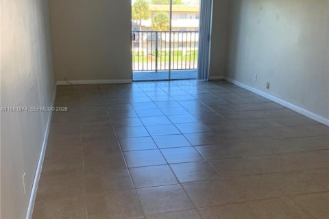 Condominio en alquiler en Plantation, Florida, 2 dormitorios, 100.33 m2 № 2024663 - foto 15