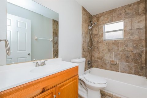 House in Lakeland, Florida 3 bedrooms, 134.62 sq.m. № 1334649 - photo 15