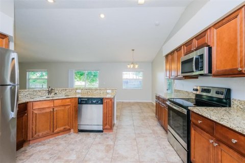 House in Lakeland, Florida 3 bedrooms, 134.62 sq.m. № 1334649 - photo 9