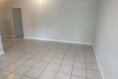 Copropriété à louer à Hollywood, Floride: 1 chambre, 69.68 m2 № 2353641 - photo 4