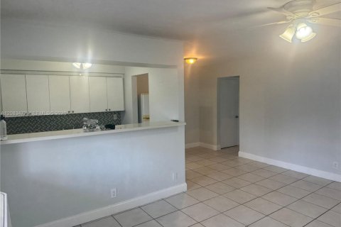 Condo à Hollywood, Floride, 1 chambre  № 2353641