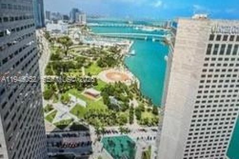 Condo in Miami, Florida, 1 bedroom  № 2003443 - photo 3