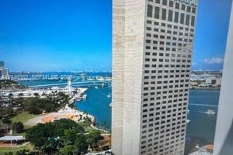 Condominio en alquiler en Miami, Florida, 1 dormitorio, 47.1 m2 № 2003443 - foto 29