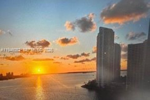 Condominio en alquiler en Miami, Florida, 1 dormitorio, 47.1 m2 № 2003443 - foto 17