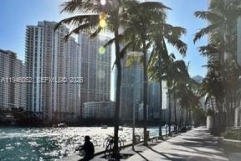 Condominio en alquiler en Miami, Florida, 1 dormitorio, 47.1 m2 № 2003443 - foto 20