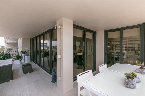 Снять в аренду кондоминиум в Майами, Флорида 3 спальни, 222.78м2, № 2024235 - фото 17