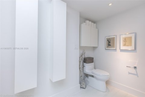 Снять в аренду кондоминиум в Майами, Флорида 3 спальни, 222.78м2, № 2024235 - фото 25