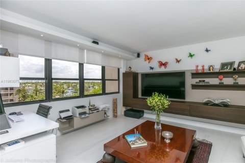 Снять в аренду кондоминиум в Майами, Флорида 3 спальни, 222.78м2, № 2024235 - фото 13