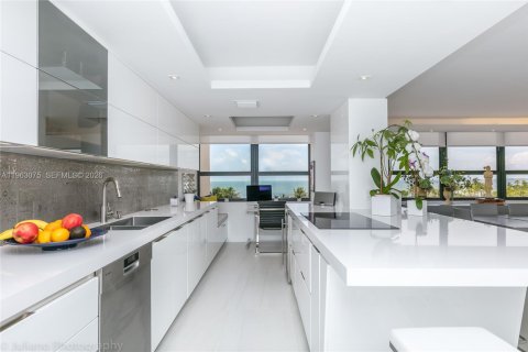 Снять в аренду кондоминиум в Майами, Флорида 3 спальни, 222.78м2, № 2024235 - фото 7