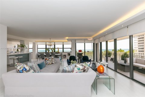 Снять в аренду кондоминиум в Майами, Флорида 3 спальни, 222.78м2, № 2024235 - фото 12