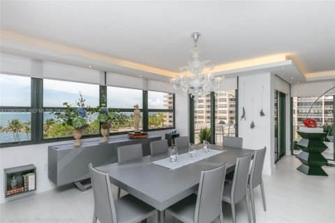 Снять в аренду кондоминиум в Майами, Флорида 3 спальни, 222.78м2, № 2024235 - фото 4