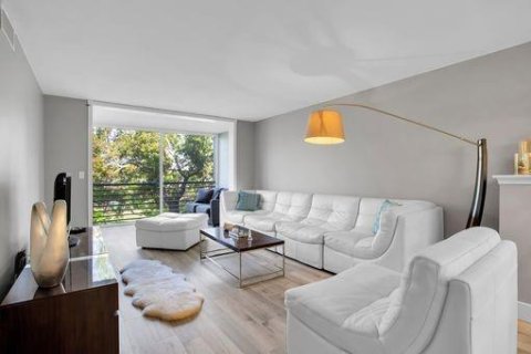 Estudio en el Condominio en Pompano Beach, Florida  № 2193121