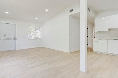Casa en venta en Fort Lauderdale, Florida, 3 dormitorios, 102.56 m2 № 1850373 - foto 13