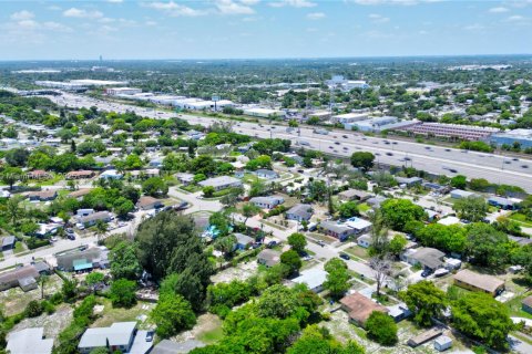 Casa en venta en Fort Lauderdale, Florida, 3 dormitorios, 102.56 m2 № 1850373 - foto 6