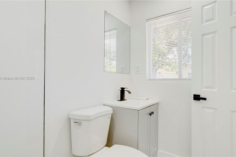 Casa en venta en Fort Lauderdale, Florida, 3 dormitorios, 102.56 m2 № 1850373 - foto 10