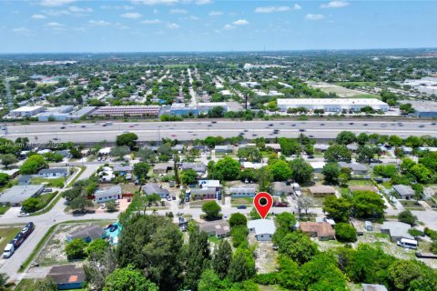 Casa en venta en Fort Lauderdale, Florida, 3 dormitorios, 102.56 m2 № 1850373 - foto 3
