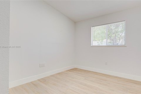 Casa en venta en Fort Lauderdale, Florida, 3 dormitorios, 102.56 m2 № 1850373 - foto 14