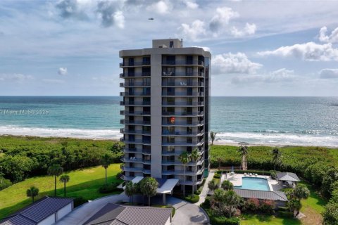 Condo in Hutchinson Island South, Florida, 3 bedrooms  № 1875342 - photo 1