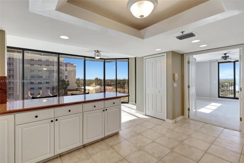 Condo in Hutchinson Island South, Florida, 3 bedrooms  № 1875342 - photo 22