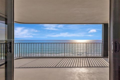 Condo in Hutchinson Island South, Florida, 3 bedrooms  № 1875342 - photo 3
