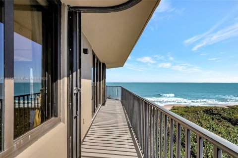 Condo in Hutchinson Island South, Florida, 3 bedrooms  № 1875342 - photo 28