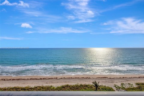 Condo in Hutchinson Island South, Florida, 3 bedrooms  № 1875342 - photo 5