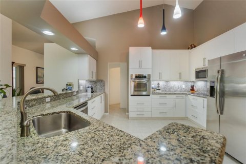 House in Ormond Beach, Florida 3 bedrooms, 197.79 sq.m. № 1777502 - photo 7