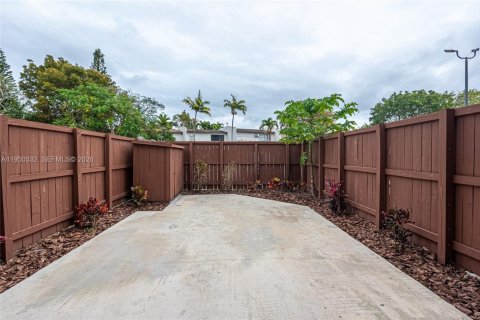 Купить кондоминиум в Майами, Флорида 2 спальни, 132.85м2, № 2007431 - фото 8