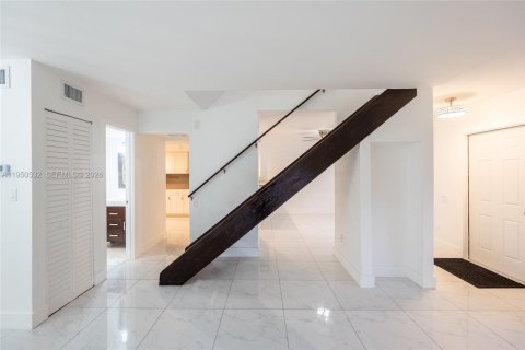 Купить кондоминиум в Майами, Флорида 2 спальни, 132.85м2, № 2007431 - фото 11