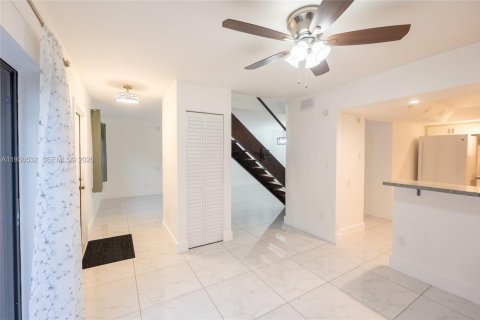 Купить кондоминиум в Майами, Флорида 2 спальни, 132.85м2, № 2007431 - фото 14