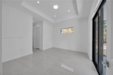 Villa ou maison à vendre à Lehigh Acres, Floride: 3 chambres, 152.64 m2 № 2024523 - photo 11