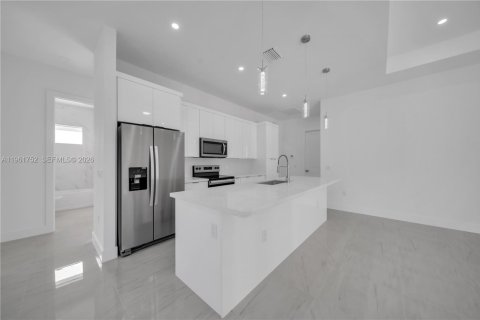 Villa ou maison à vendre à Lehigh Acres, Floride: 3 chambres, 152.64 m2 № 2024523 - photo 9