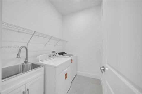 Villa ou maison à vendre à Lehigh Acres, Floride: 3 chambres, 152.64 m2 № 2024523 - photo 26