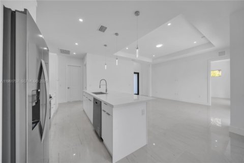 Villa ou maison à vendre à Lehigh Acres, Floride: 3 chambres, 152.64 m2 № 2024523 - photo 10