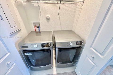 Touwnhouse à louer à Pembroke Pines, Floride: 3 chambres, 140 m2 № 1956441 - photo 13