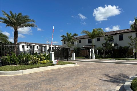 Touwnhouse à louer à Pembroke Pines, Floride: 3 chambres, 140 m2 № 1956441 - photo 16