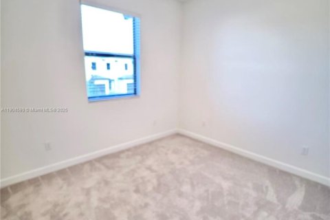 Touwnhouse à louer à Pembroke Pines, Floride: 3 chambres, 140 m2 № 1956441 - photo 10