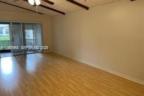 Снять в аренду виллу или дом в Холливуд, Флорида 2 спальни, 85.47м2, № 2055682 - фото 22