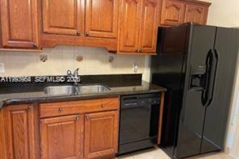 Снять в аренду виллу или дом в Холливуд, Флорида 2 спальни, 85.47м2, № 2055682 - фото 21