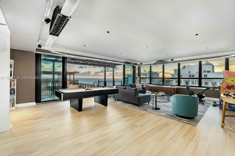 Condo in Miami Beach, Florida, 5 bedrooms № 2009375 - photo 25