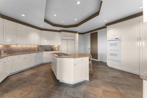Condo in Miami Beach, Florida, 5 bedrooms № 2009375 - photo 11