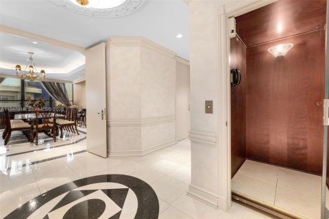 Condo in Miami Beach, Florida, 5 bedrooms № 2009375 - photo 7