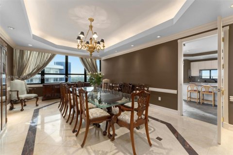 Condo in Miami Beach, Florida, 5 bedrooms № 2009375 - photo 8